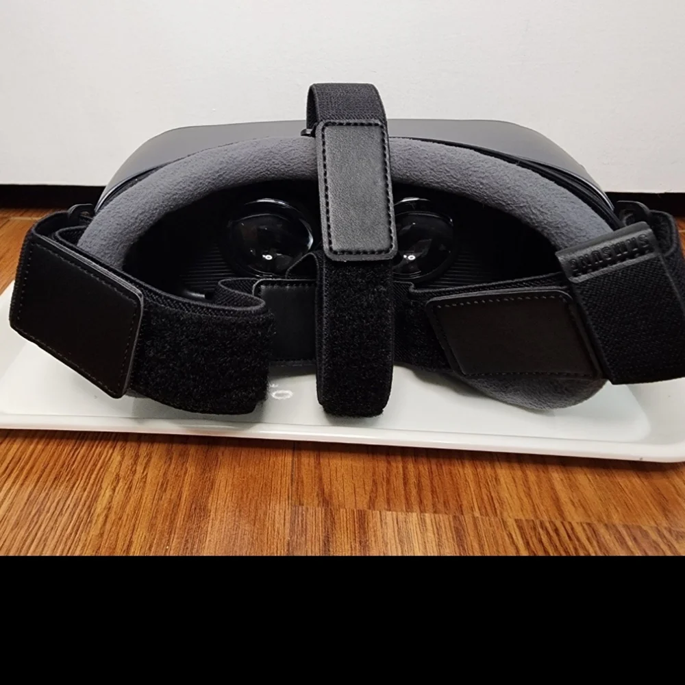 Gear VR Samsung open box used once